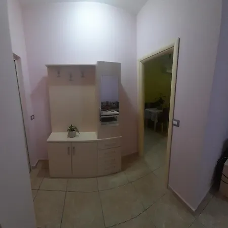 Apartamento Andi Tirana